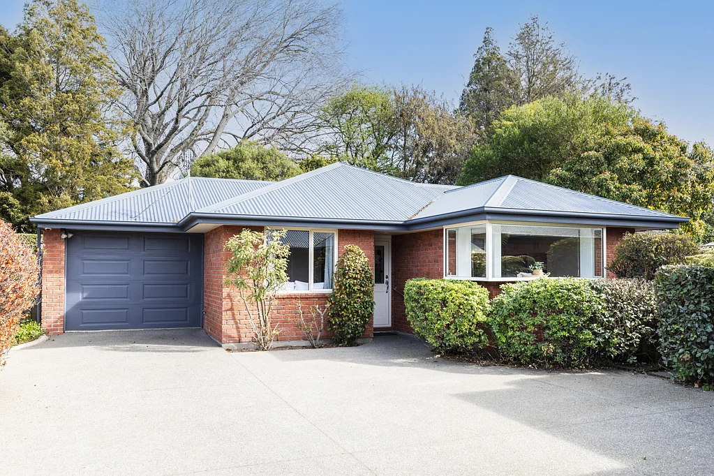 Somerfield 2房  Simple, Smart, Lots of Heart - Over 60's