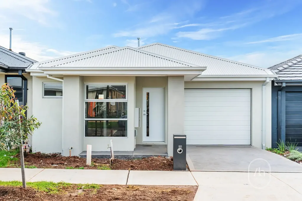 Brand New 3-Bedroom Home with Single Garage in Truganina