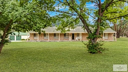 8 Elizabeth Drive, Tamworth