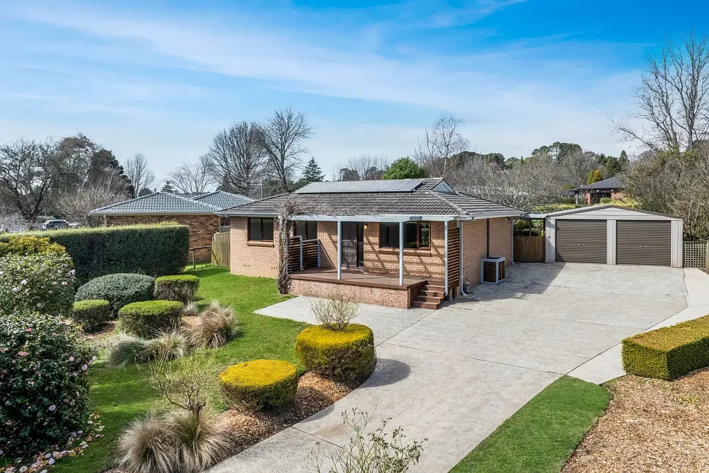 Moss Vale 3房  Charming Home with Rural Outlook on 1100 sqm