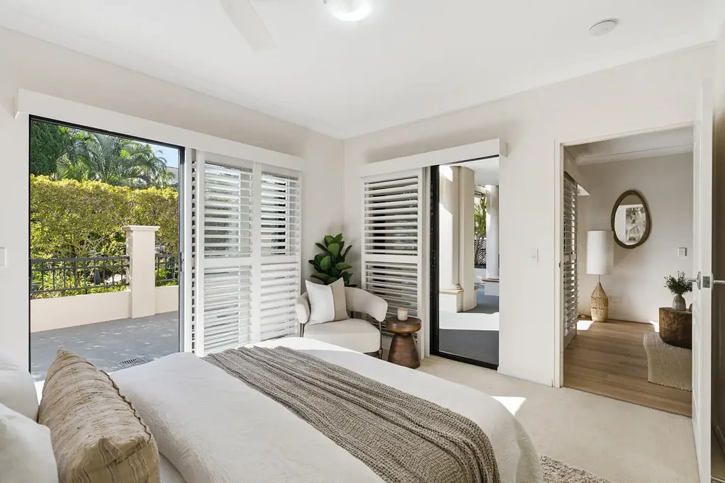 Broadbeach 2ਬੈੱਡਰੂਮ Some units make you compromise on space. This one doesn't.