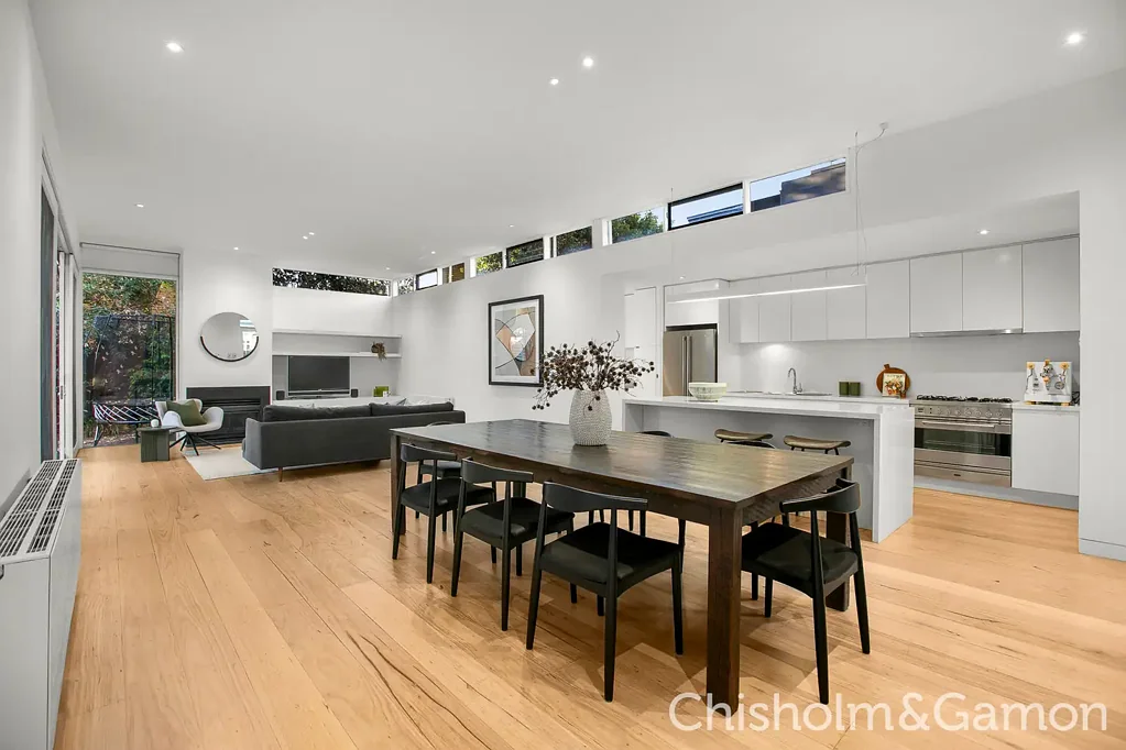18 Rothesay Avenue, Elwood, VIC 3184