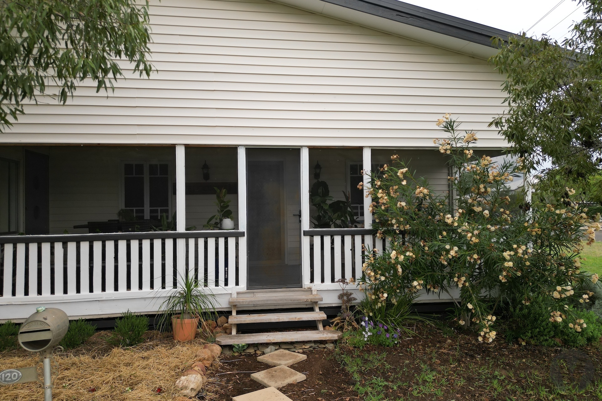 120 CHARLES ST, ROMA QLD 4455, 0 rūma, 0 rūma horoi, House