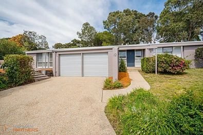 Mawson 4房  A North-Facing Willemsen Classic in an Exclusive Parkside Setting