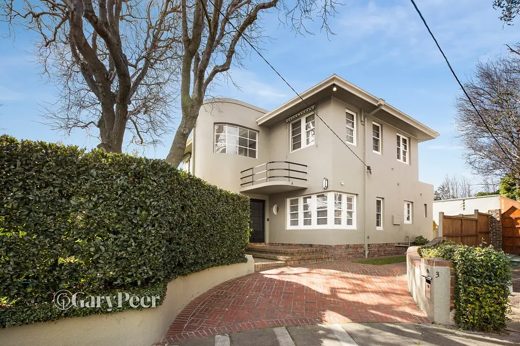 Caulfield North 3침실 Timeless period beauty in a prestigious court