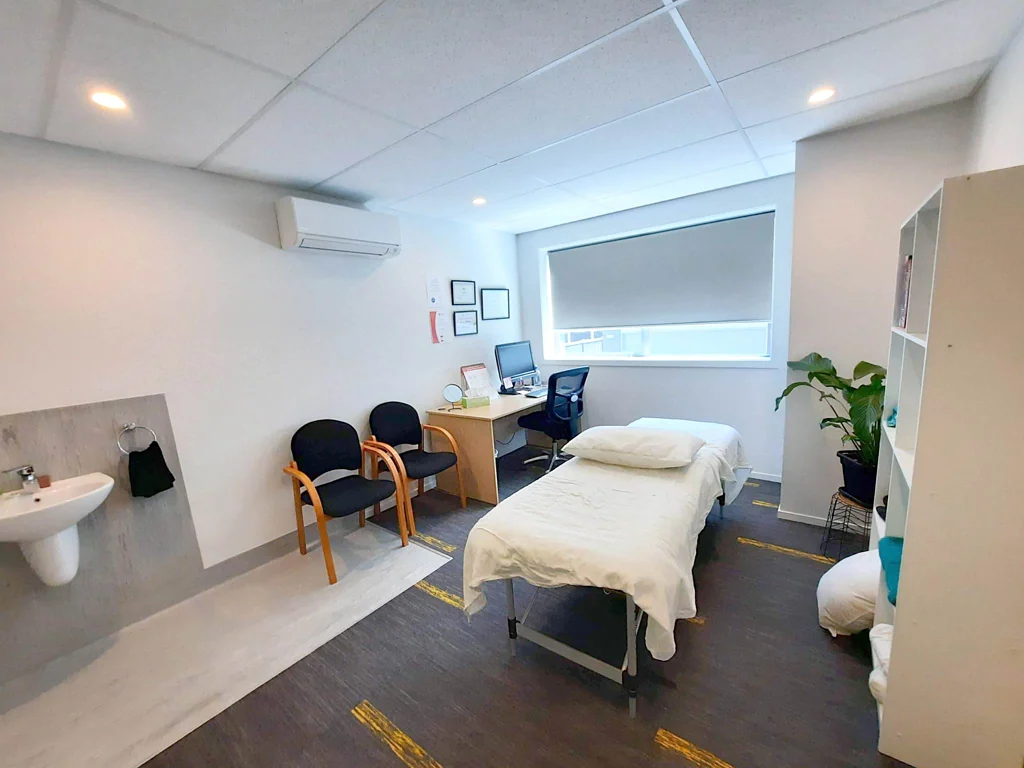 Royal Oak READY TO MOVE IN CONSULTING ROOMS