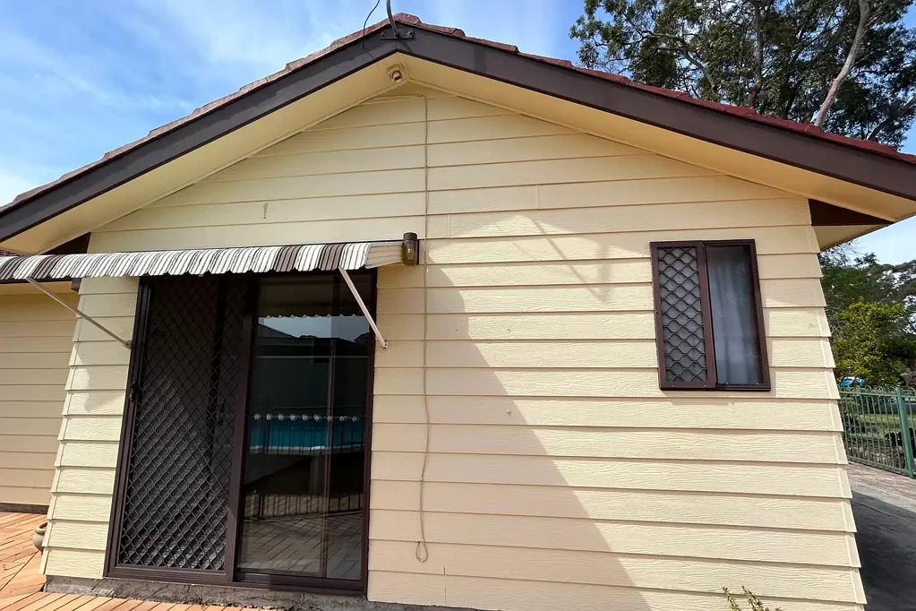 ONE BEDROOM STUDIO IN LAKESIDE!!