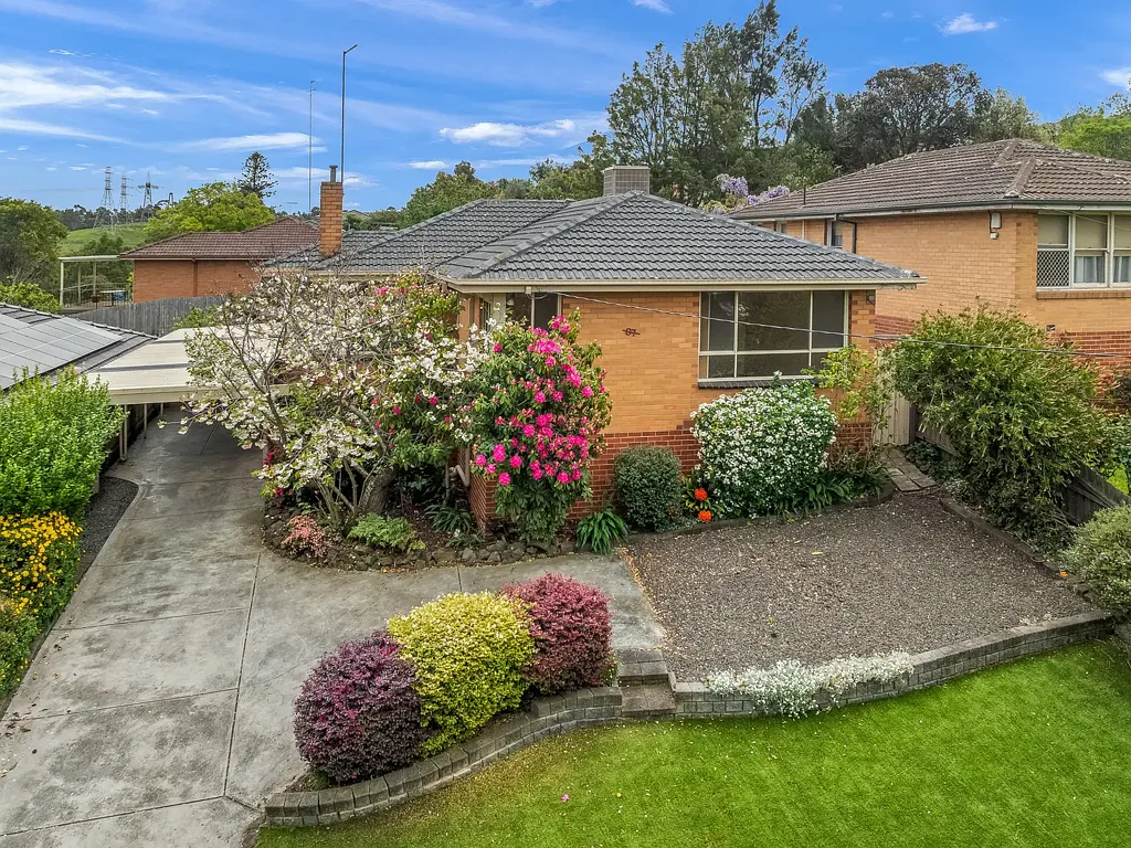 87 Valley Crescent, Glenroy, VIC 3046