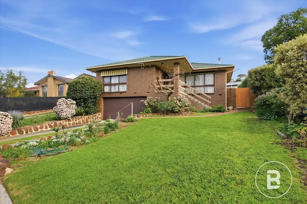 Bacchus Marsh 3Kwarto ELEVATED LIVING WITH STUNNING VIEWS IN A PRIME CENTRAL LOCATION