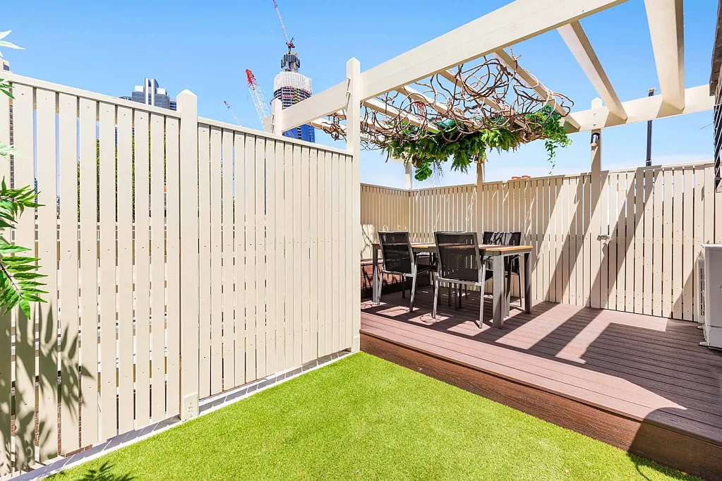 Stylish 2 Bedroom Apartment in Millers Point