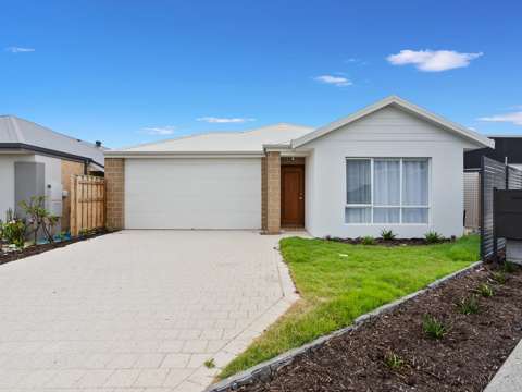 Ellenbrook 4 Bedroom Nearly new stunning 4 bedroom home in Ellenbrook