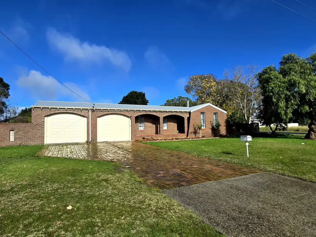 FAMILY HOME FOR RENT!