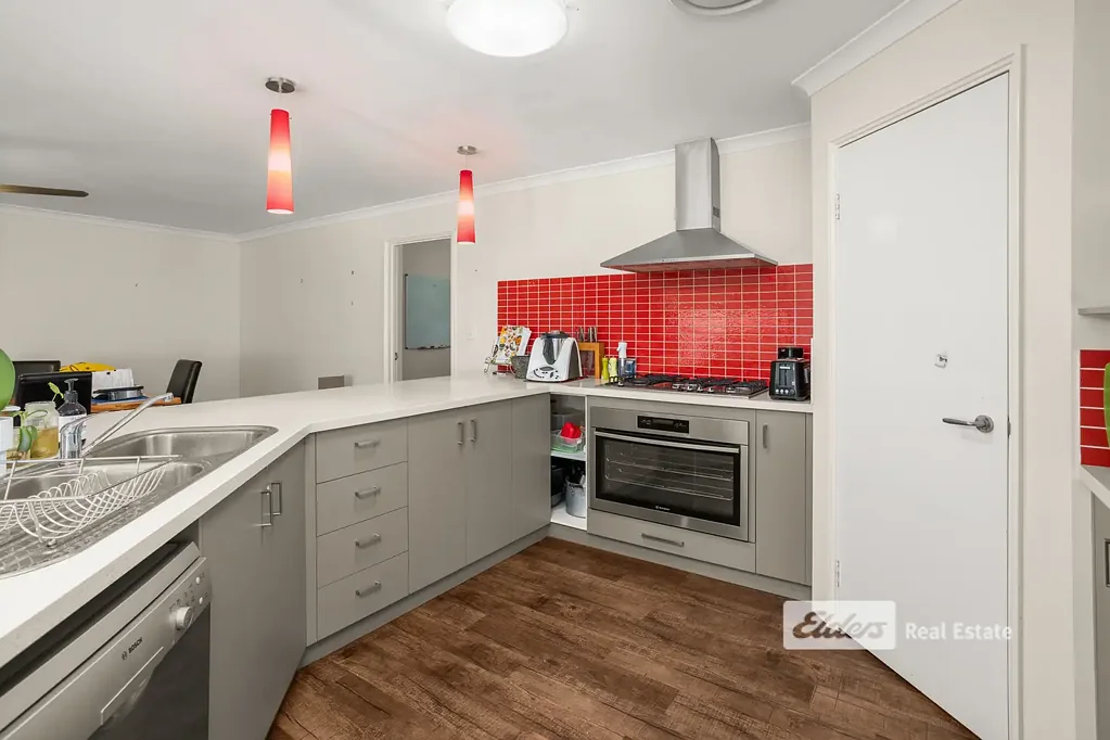 Capel 5房  Spacious, Versatile & Feature-Packed Family Home!