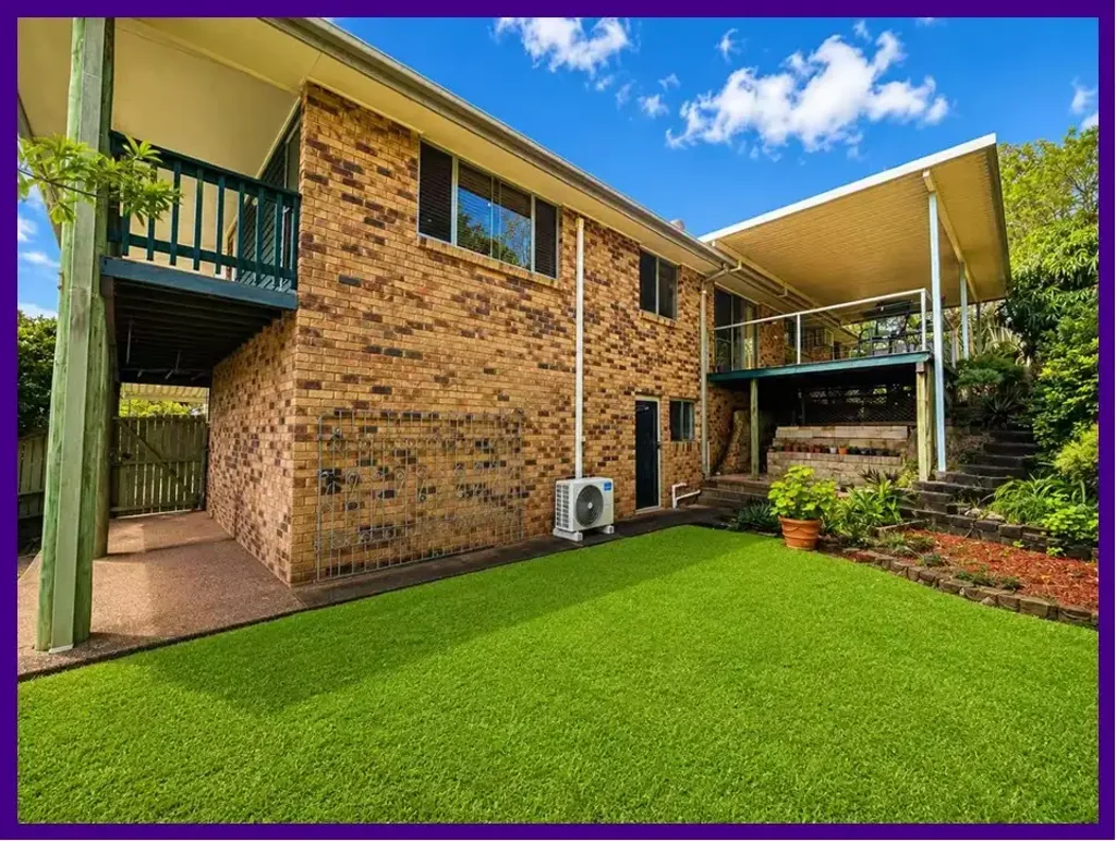 Kuraby 3Kwarto 800m² Block With Great Potential