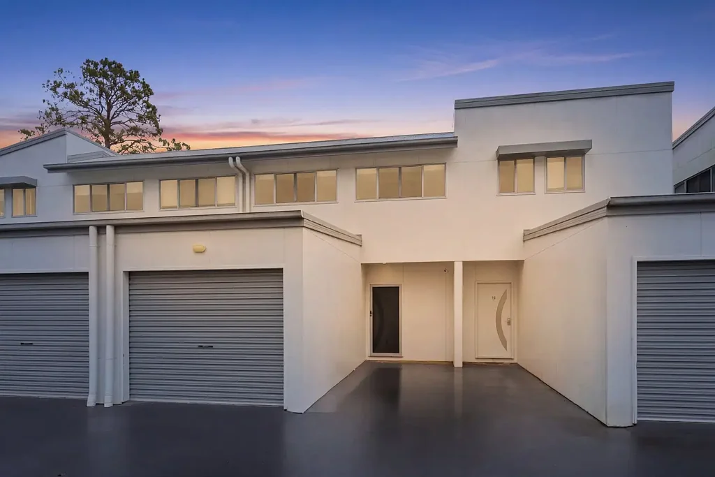Aspley 3غرفة نوم Stylish Townhouse Living with Unmatched Convenience
