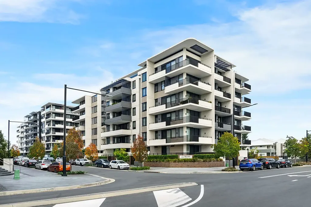 Oran Park 2બેડરૂમ Modern 2-Bedroom Apartment Just 100m from Oran Park Podium