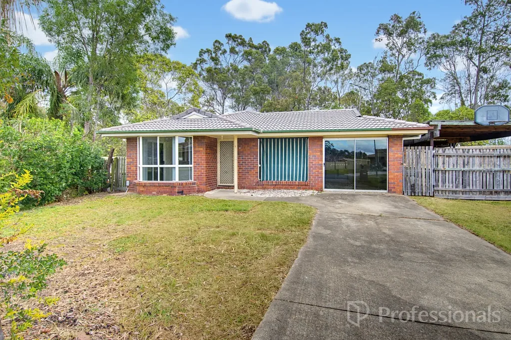 Quiet Cul-De-Sac Living with Room for the Whole Family