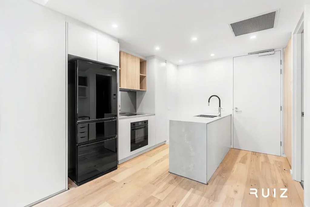Fully Furnished One-Bedroom Apartment Opposite Canberra City Centre