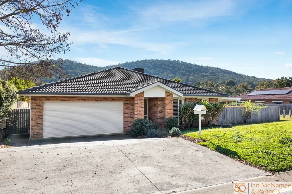Spacious Family Home in a Sought-After Jerrabomberra Location