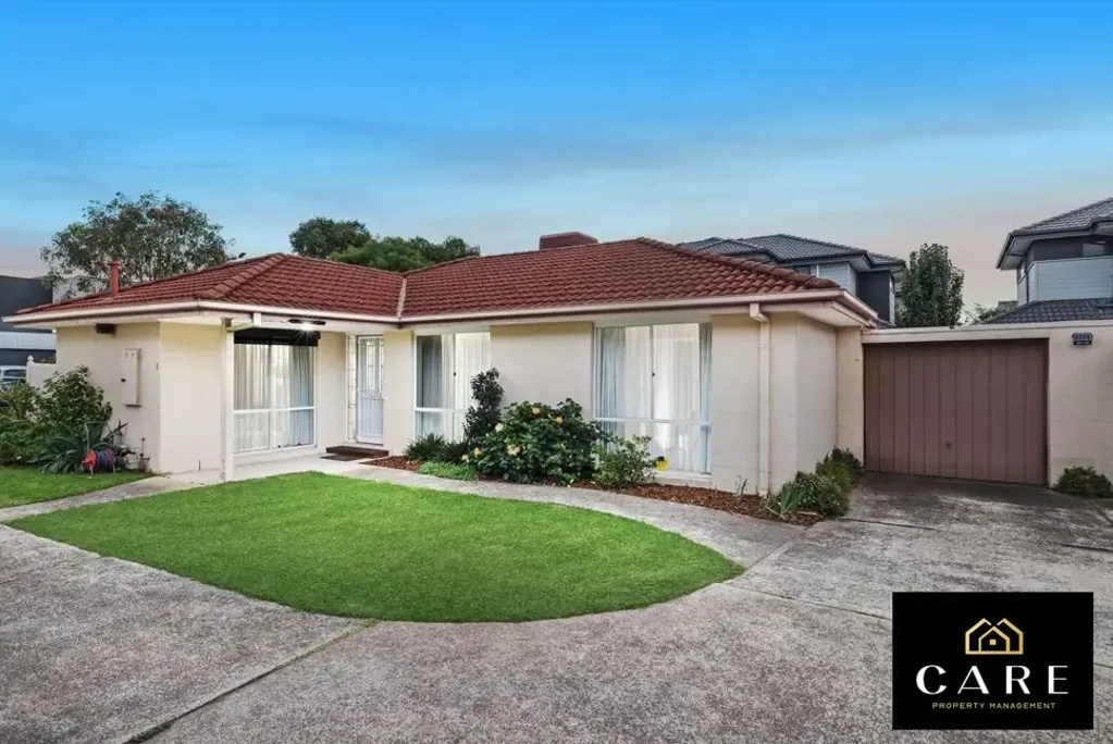 Walk to the Beach, Train and Cafés – Quiet Carrum Living