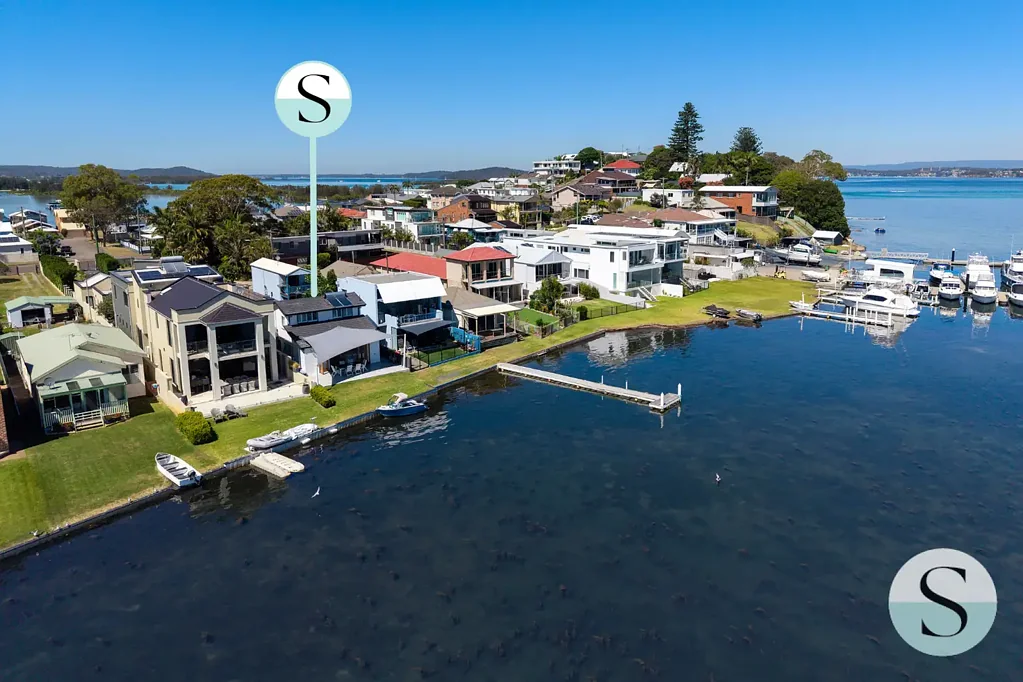 Marks Point 4Zimmer Direct Waterfront One Off Value! Owners Have Met The Market & Ready to Move, Set Day Sale by July 18th at 5pm If not sold prior