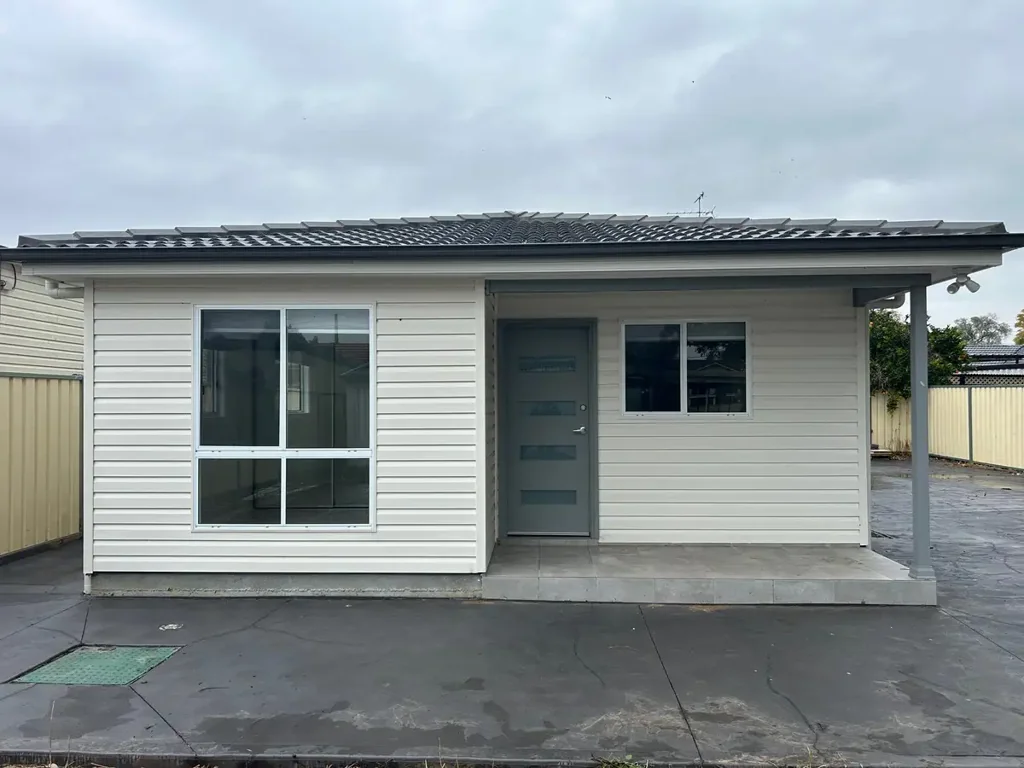 Brand New Granny Flat, Including Water!!