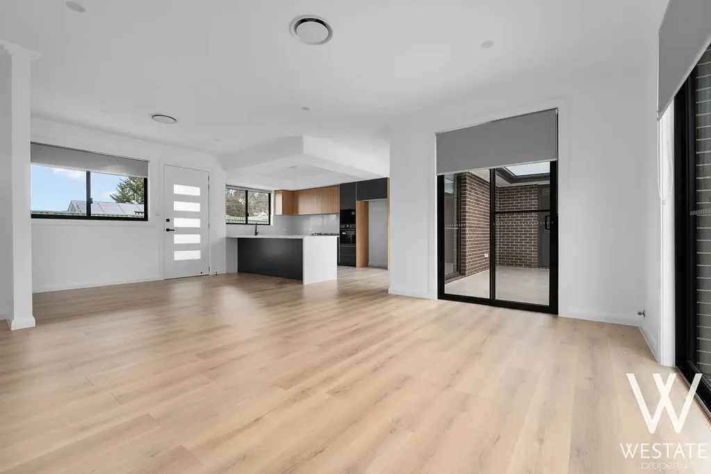 South Bathurst 3Zimmer MAKE AN OFFER TODAY. MAKE A STATEMENT TOMORROW.