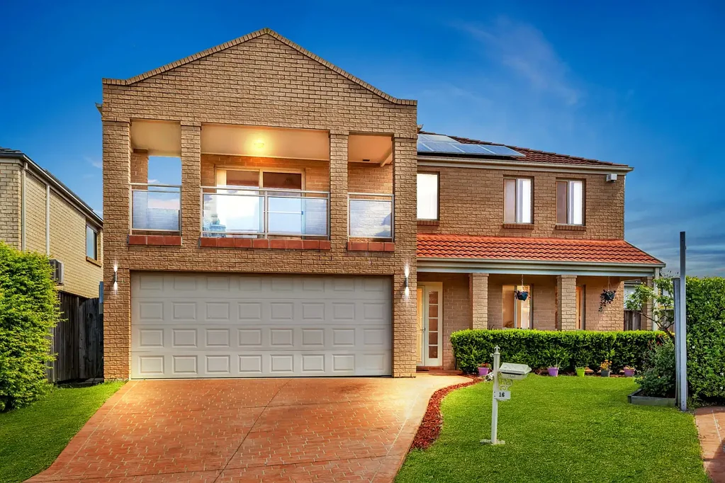 Glenwood 4غرفة نوم Immaculate Family Home in a Blue-Ribbon Glenwood Location