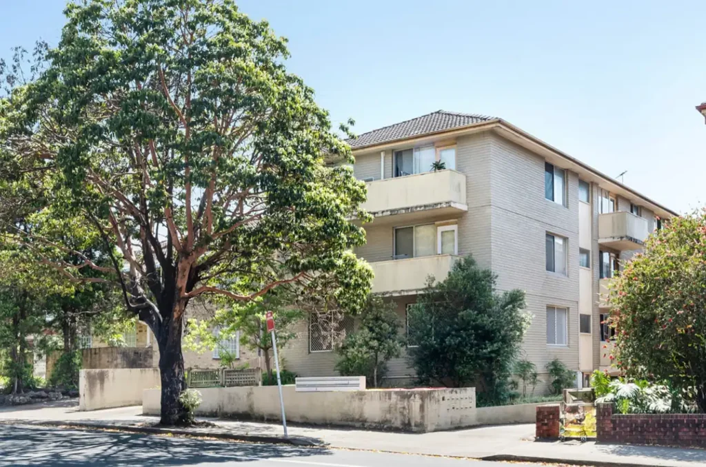 Stylishly Renovated Unit in Prime Hurstville Location