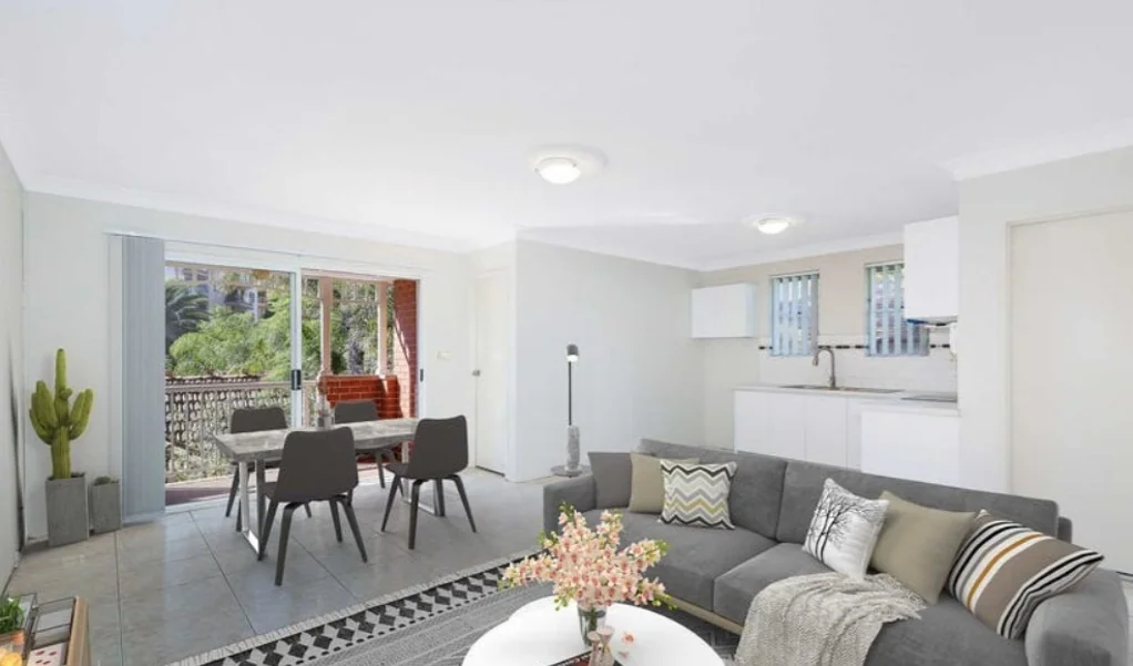 Hurstville 3房 Hurstville核心地段 步行3分钟火车站 三卧宽敞公寓 阳光房灵活空间 道路后方安静位置 投资自住两相宜 Prime Location Apartment - Ideal for Investors and Young Families