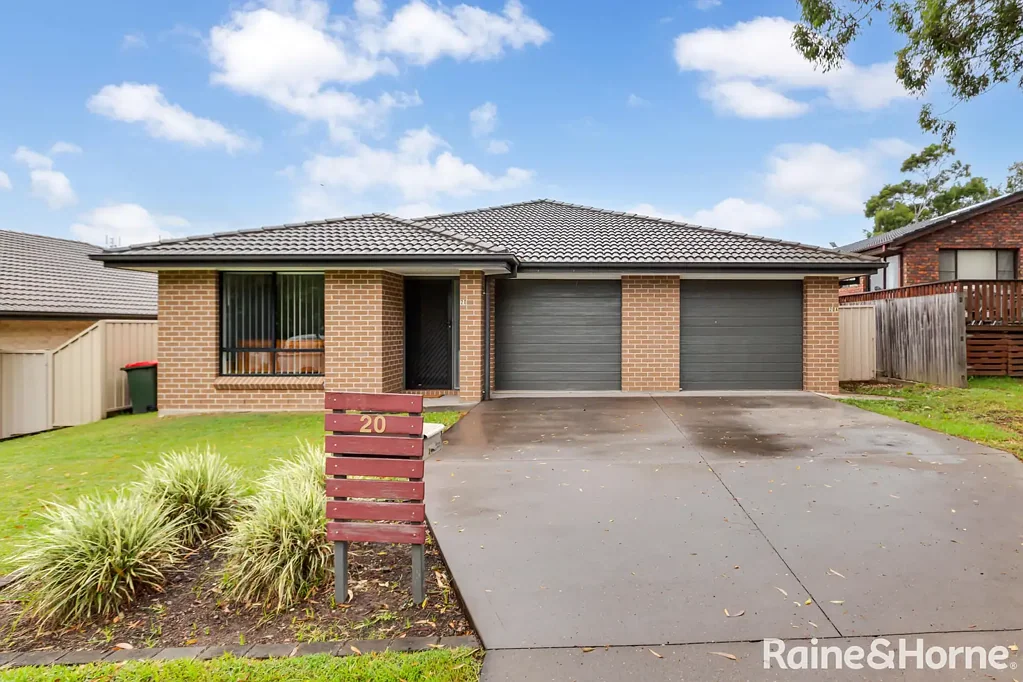 Cooranbong 5chambre Dual Income Opportunity in Thriving Cooranbong