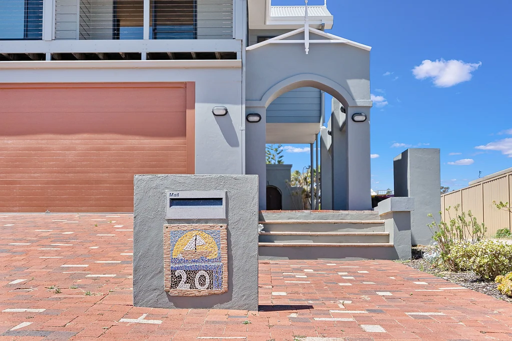 20 McPharlin Avenue, Quinns Rocks, WA 6030