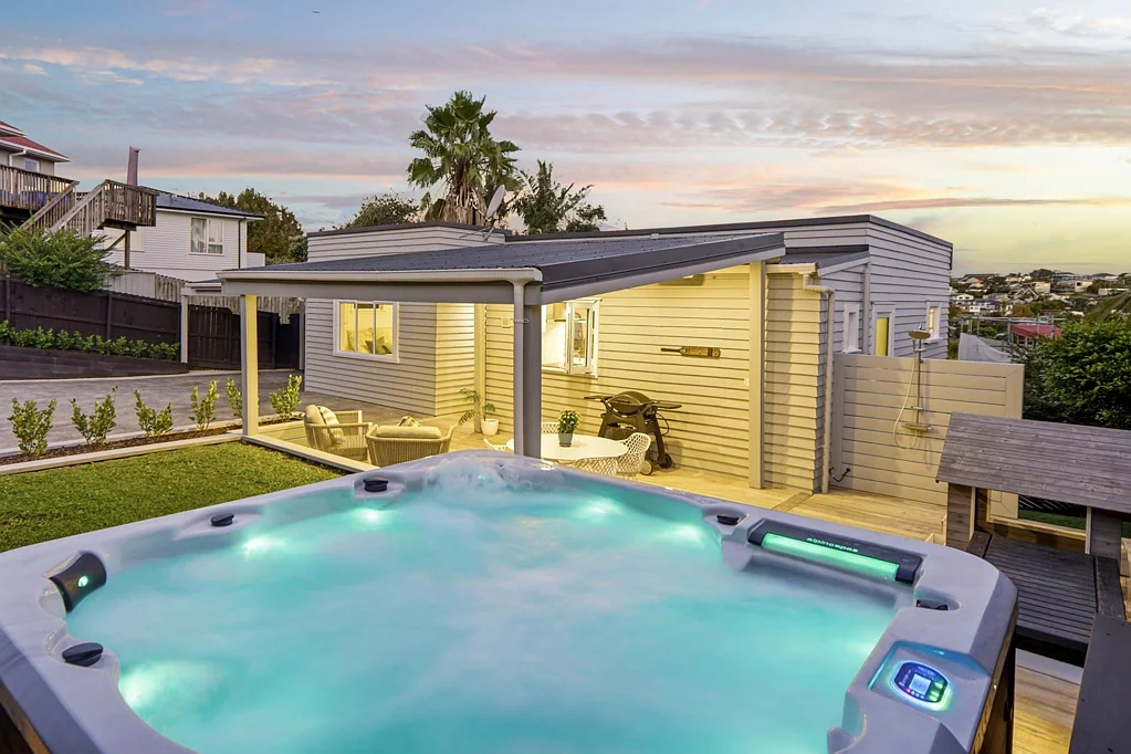 Rothesay Bay 2Moenga Single-Level Sanctuary in Heart of Rothesay Bay