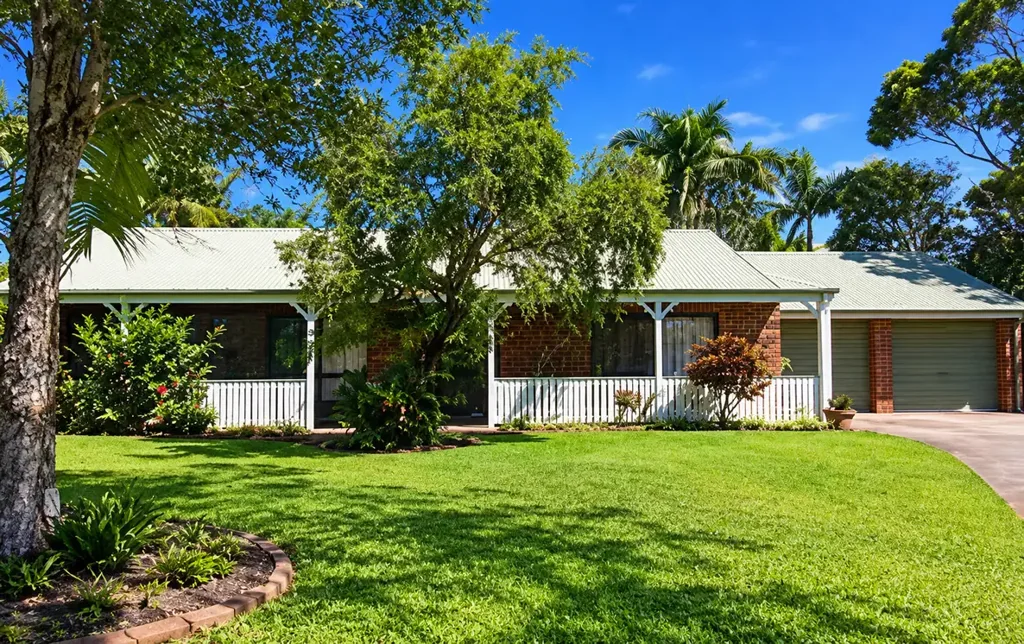 Spacious Home Close to Schools - Pet Friendly - 5 Months only