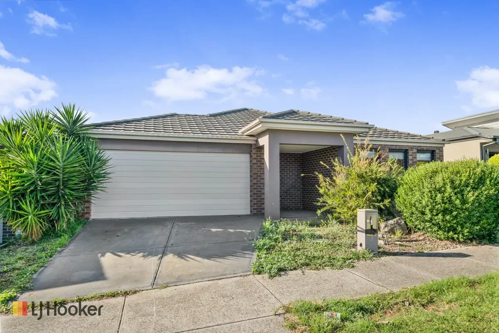 Craigieburn 4房 中心地段便利 优质学校环绕 宽敞开放空间 主卧带套间 石材台面厨房 后院娱乐天地 双车库实用 Family Living in the Heart of Craigieburn