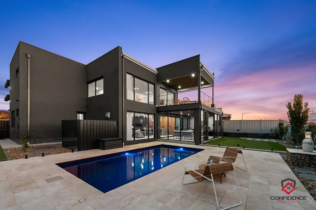 Whitlam 4Zimmer Statement of Luxury | Architectural Excellence Meets Resort-Style Living