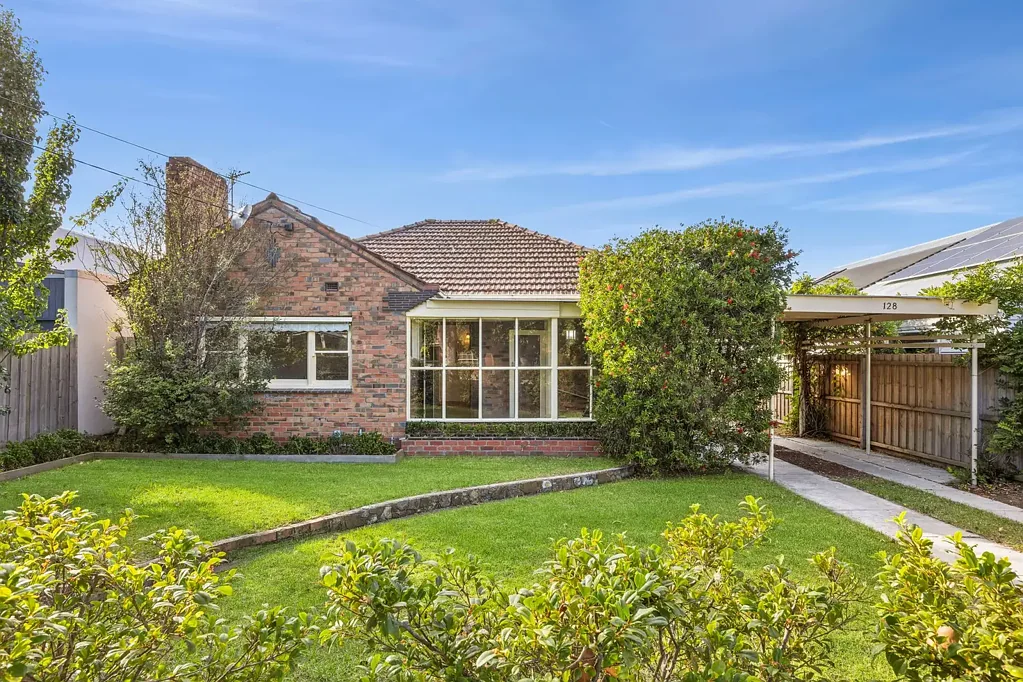 Manifold Heights 3બેડરૂમ Classic 1940's family home on generous 627m2 allotment