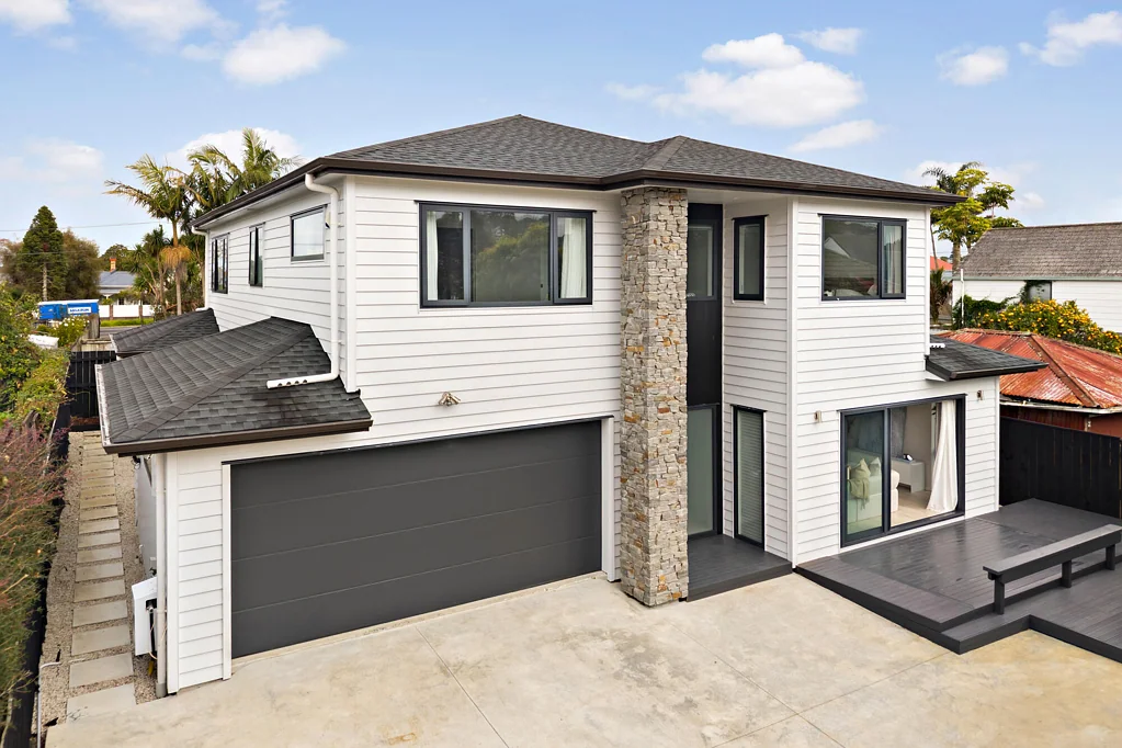 Onehunga 6房  Multi-Generational Living with Legal Home & Income