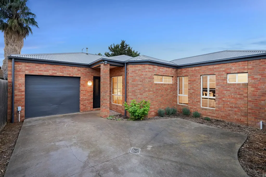Werribee 3Phòng ngủ Last chance to purchase for self managed superfund, excellent opportunity with no body corporate!