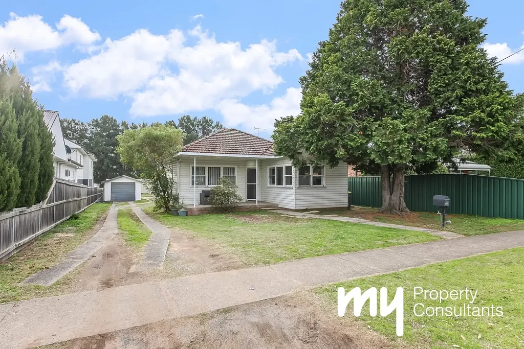 Elderslie 2 Bedroom Location & Side Access on a 1518sqm block!
