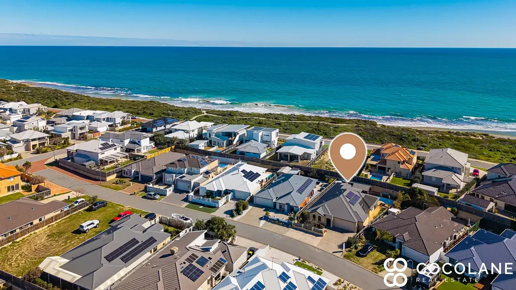 Halls Head 4房  The Ultimate Coastal Pool Entertainer with Multiple Living Zones!