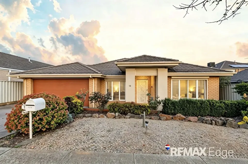 Caroline Springs 4બેડરૂમ Elegant Family Living in a Prime Caroline Springs Location