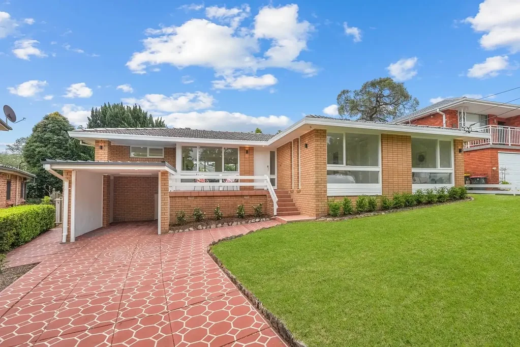 A Family Classic in a Quiet Cul-de-Sac
