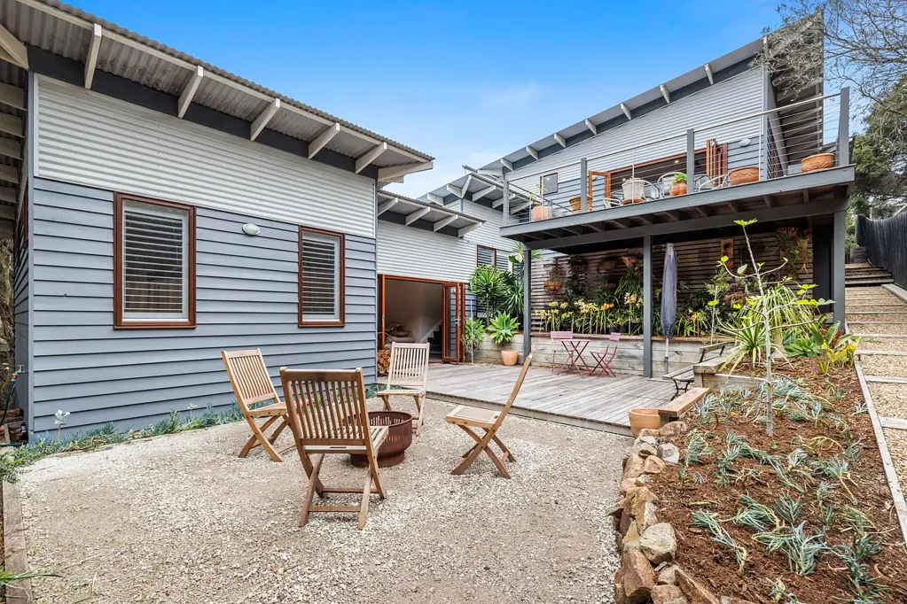 6 Alexander Avenue, Rye, VIC 3941