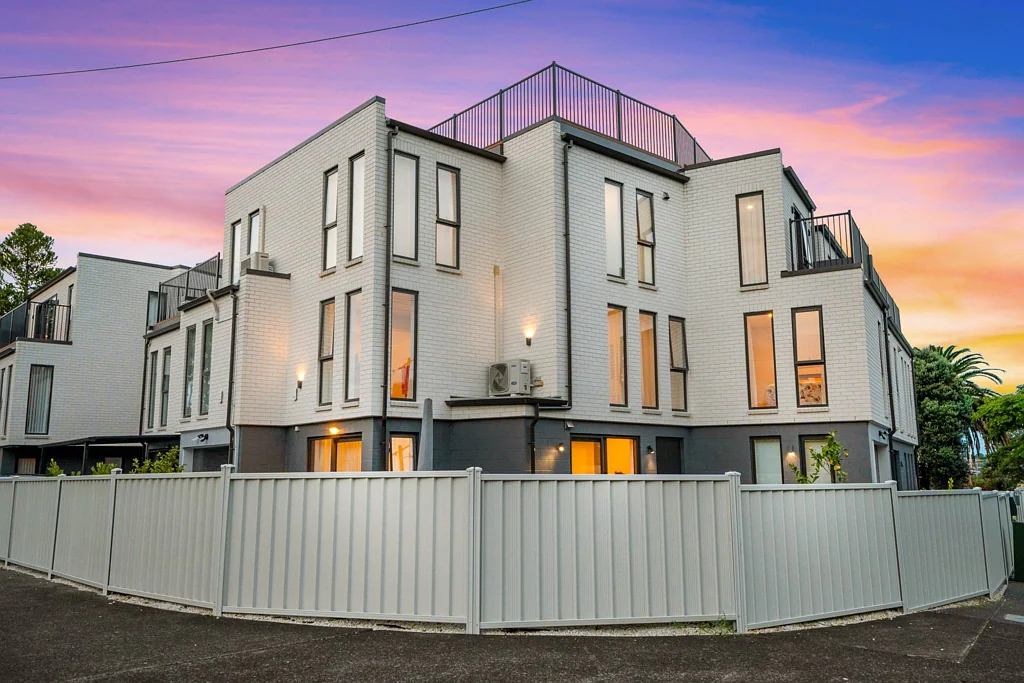 Panmure 4房  Corner Home: Rooftop Views & Waterfront Lifestyle