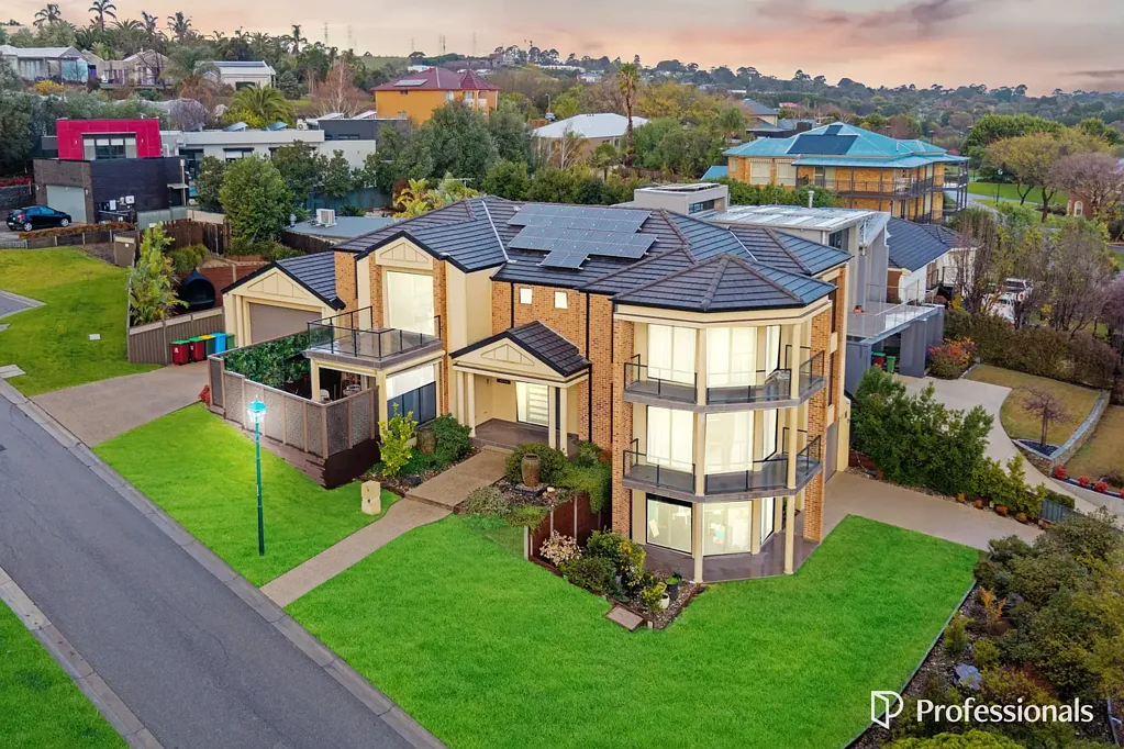 9 Rennat Court, Berwick, VIC 3806