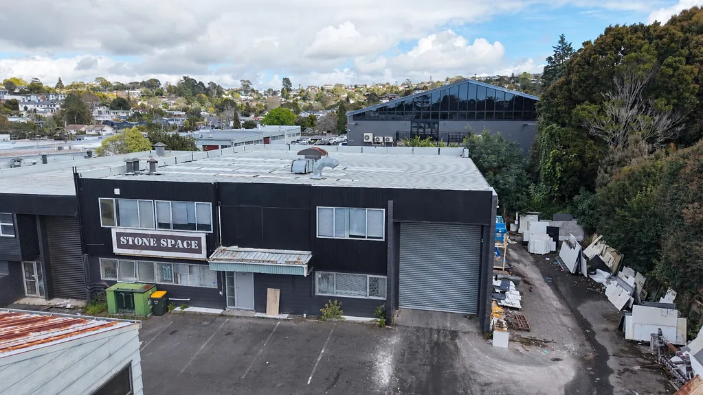 Wairau Valley High-stud, yard and power – 498sqm