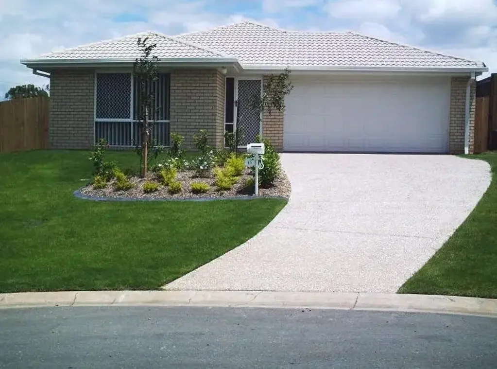 Spacious Family Home in a Peaceful Cul-de-Sac - Plenty of Room to Enjoy!