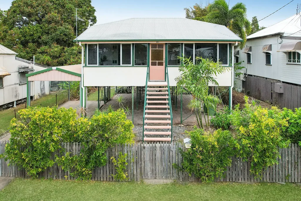 Railway Estate 2 Bedroom Updated charm in a classic Queenslander setting