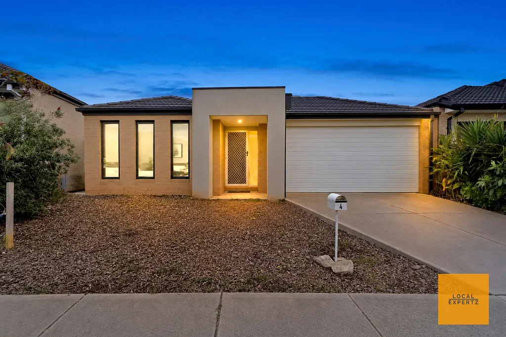 Weir Views 4침실 Spacious Family Living with Multiple Living Zones & Outdoor Entertaining!